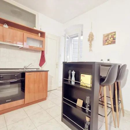 One Bedroom In The Old Town *