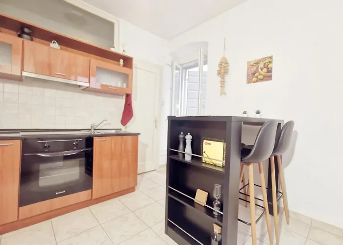 One Bedroom In The Old Town *