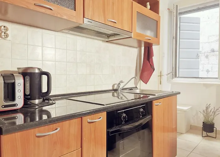 One Bedroom In The Old Town Апартаменти