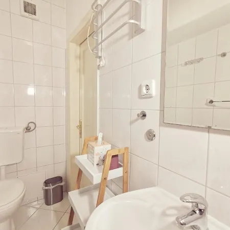 One Bedroom In The Old Town *